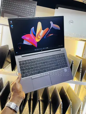 Laptop HP ZBook Firefly 15 G7 16GB Intel Core i7 SSD 512GB