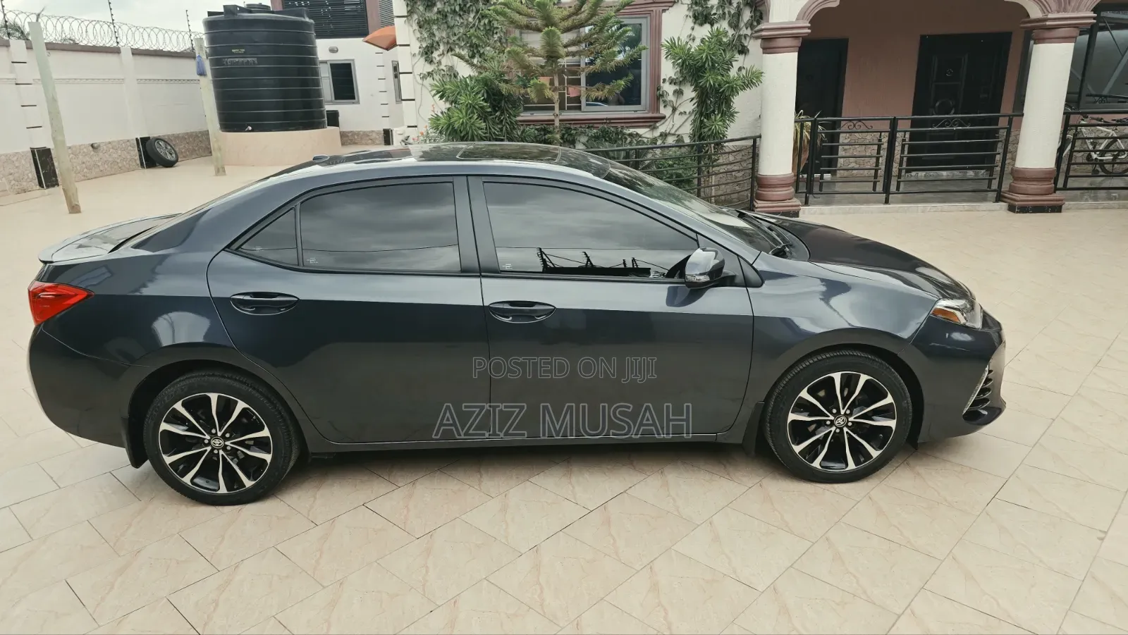 Toyota Corolla XSE 4dr Sedan (1.8L 4cyl CVT) 2017 Gray