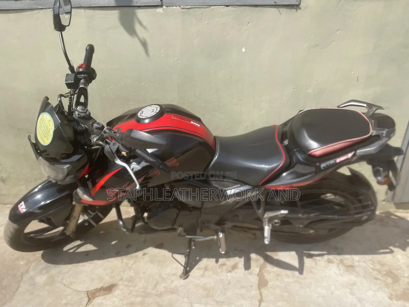 TVS Apache 180 RTR 2025 Red