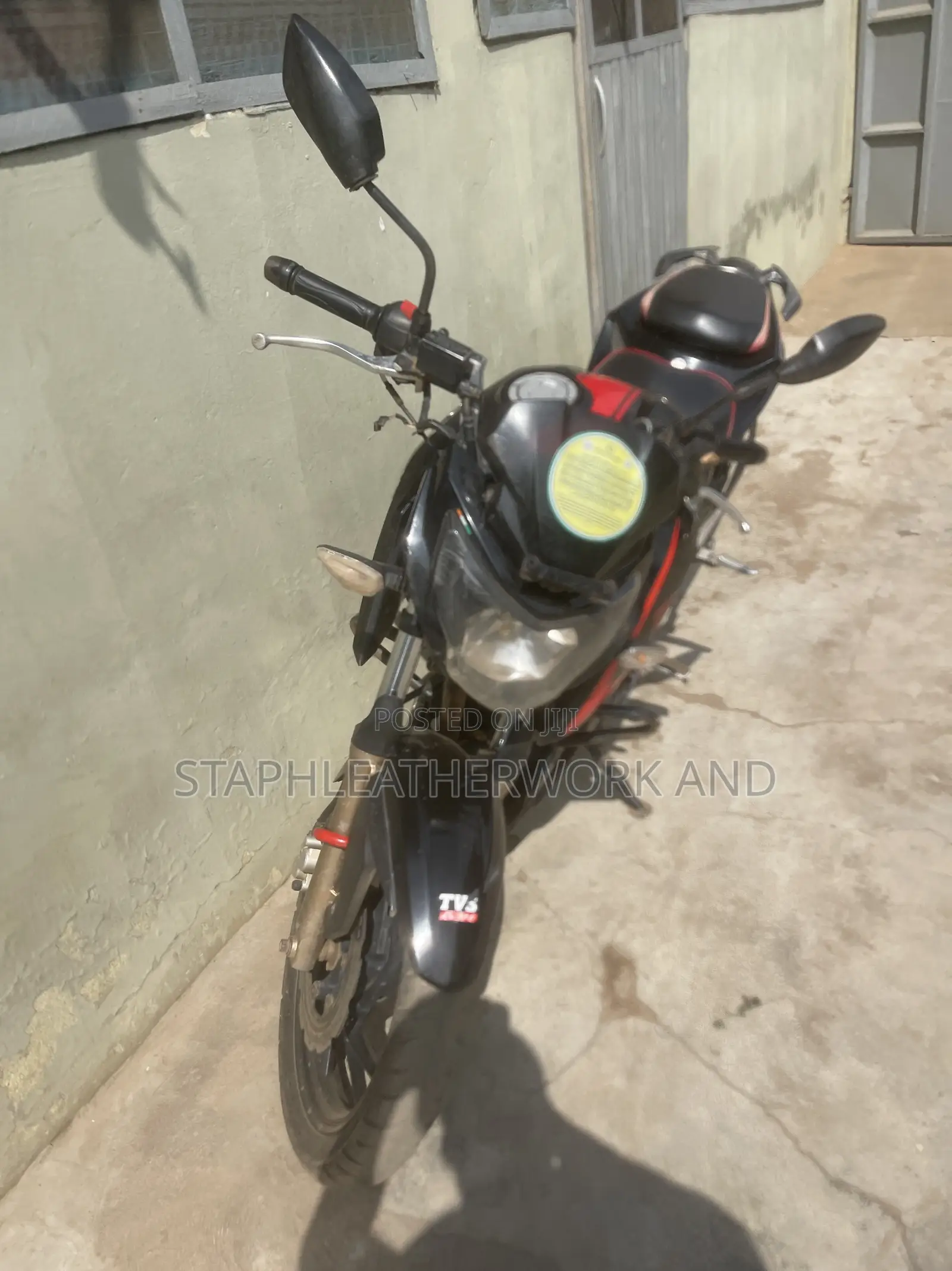 TVS Apache 180 RTR 2025 Red