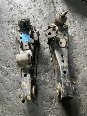 Toyota Hiace / Fish, Lower Arm /Control Arm Complete -Japan/Korea Used