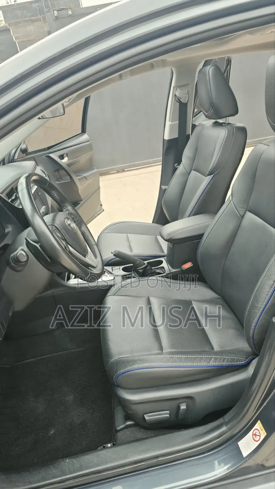 Toyota Corolla XSE 4dr Sedan (1.8L 4cyl CVT) 2017 Gray
