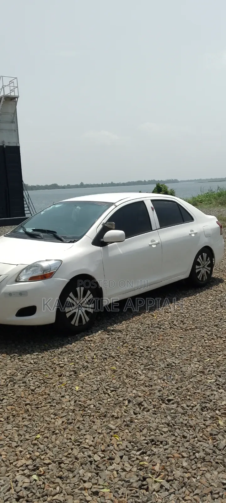 Toyota Yaris Base Hatchback 3dr 2010 White