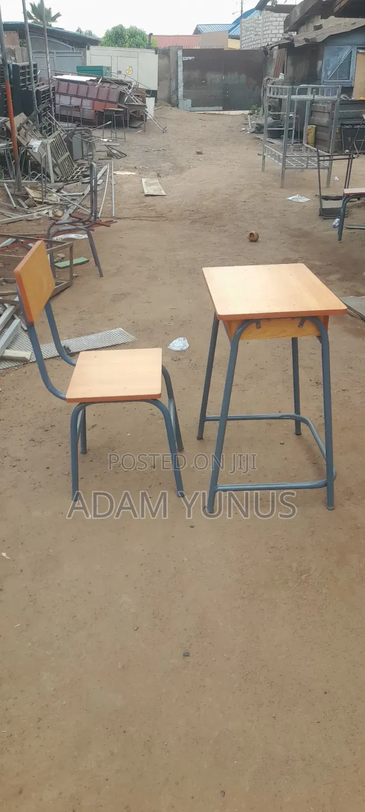 Mono Desks