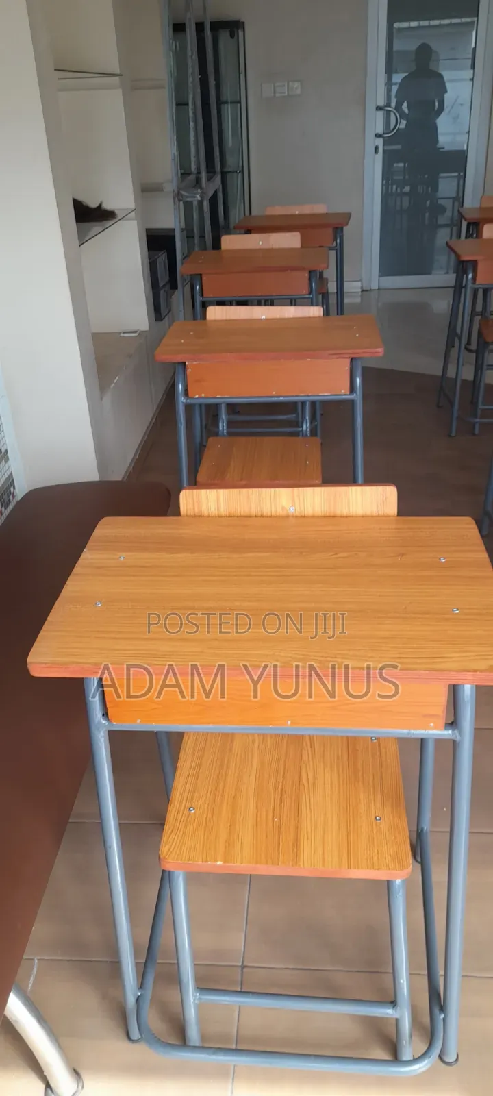 Mono Desks