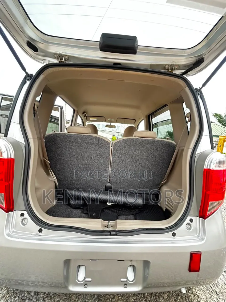 Honda Life 660 2WD 2012 Silver