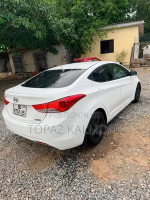 Hyundai Elantra Limited Sedan FWD (1.8L 4cyl 6A) 2013 White