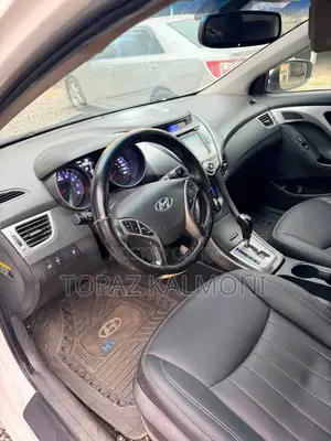 Hyundai Elantra Limited Sedan FWD (1.8L 4cyl 6A) 2013 White