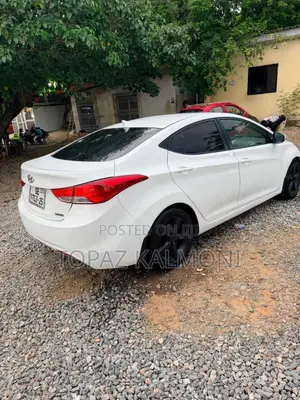 Hyundai Elantra Limited Sedan FWD (1.8L 4cyl 6A) 2013 White
