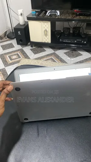 Laptop Apple MacBook Air 4GB Intel Core i5 SSD 128GB