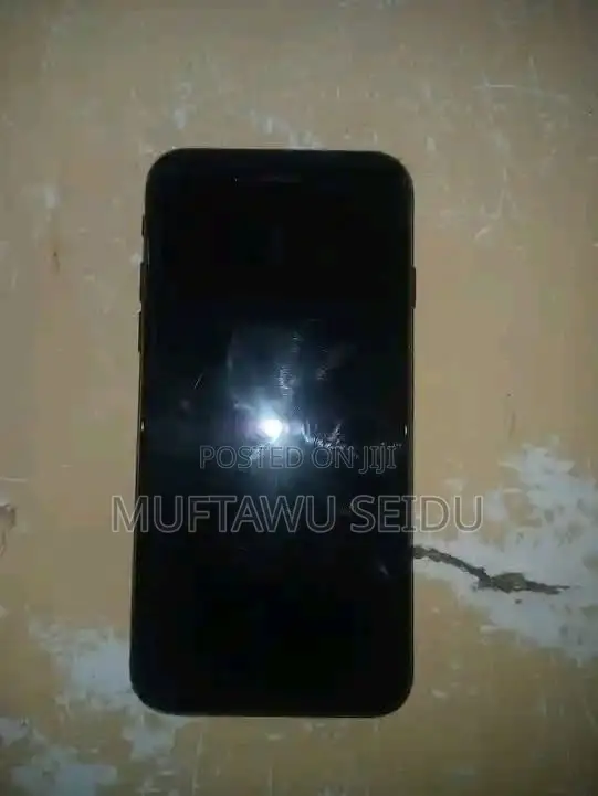 Apple iPhone 7 32 GB Black