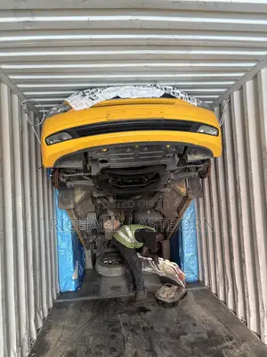 Hyundai Starex 2015 Yellow