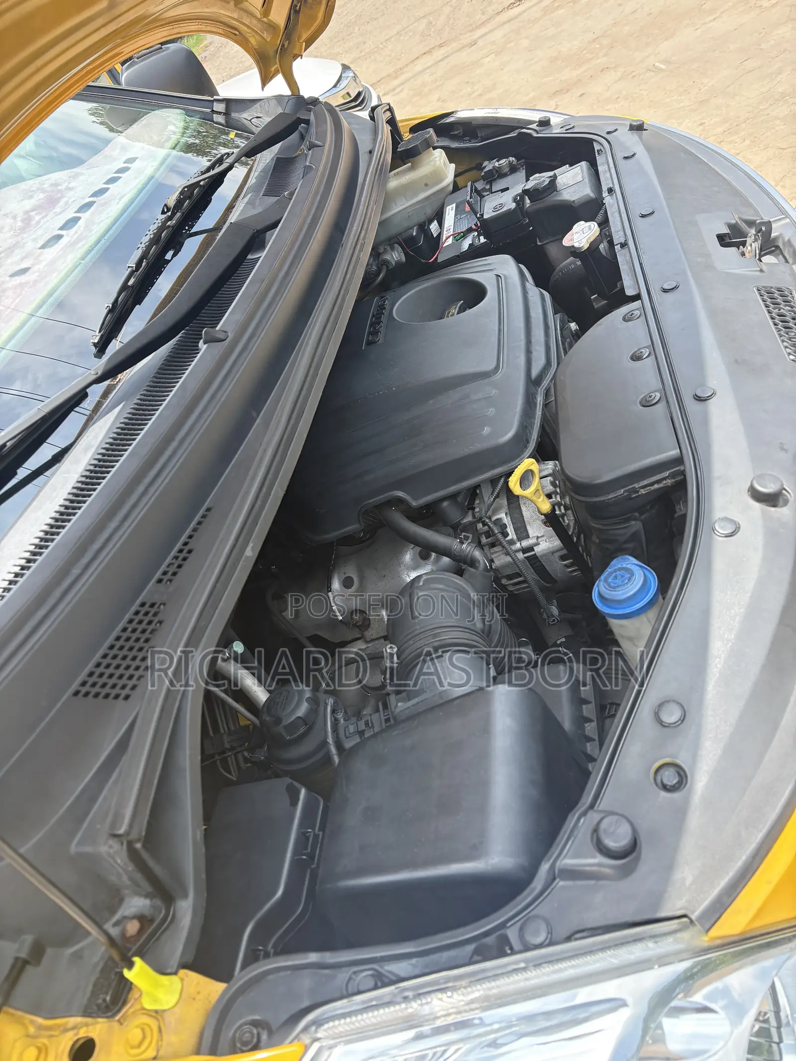 Hyundai Starex 2015 Yellow