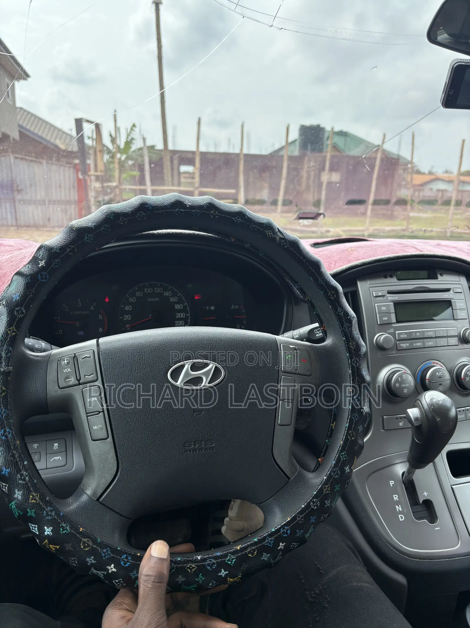 Hyundai Starex 2015 Yellow