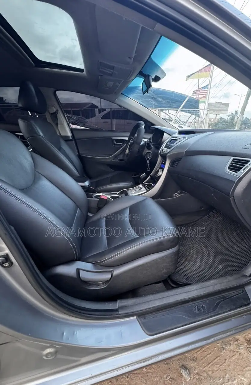 Hyundai Elantra Limited Sedan FWD (1.8L 4cyl 6A) 2013 Silver