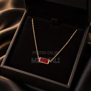 Subtle Line Necklace.