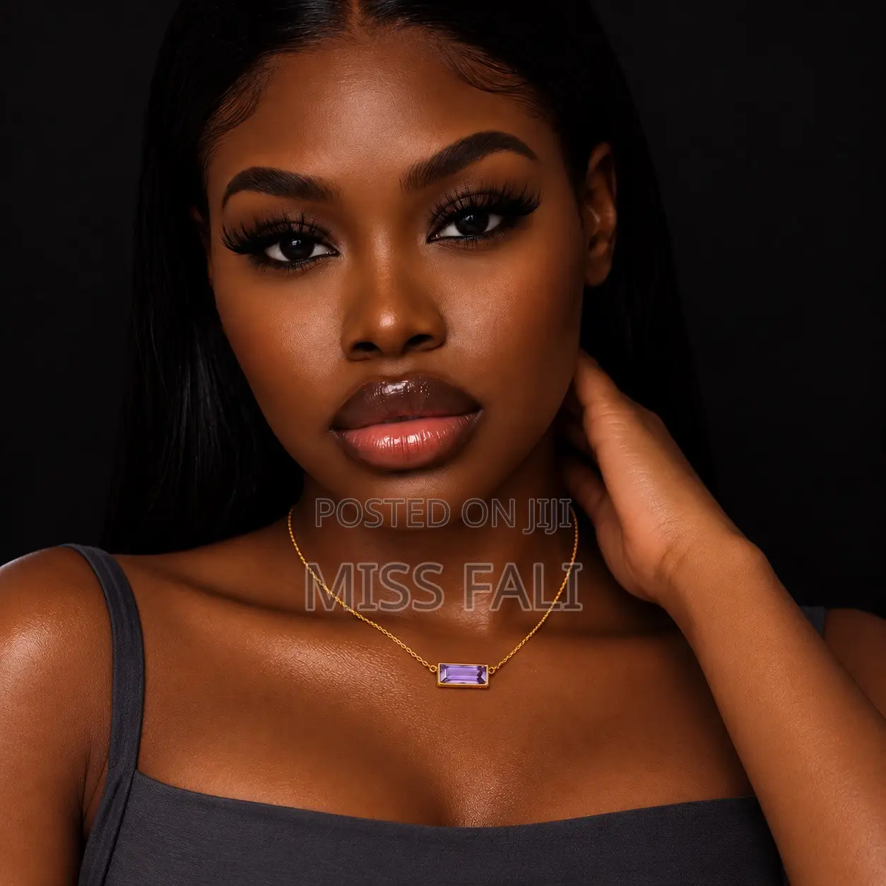 Subtle Line Necklace.