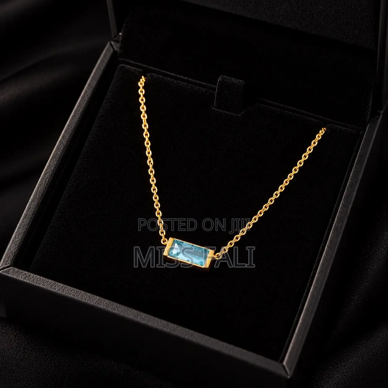 Subtle Line Necklace.