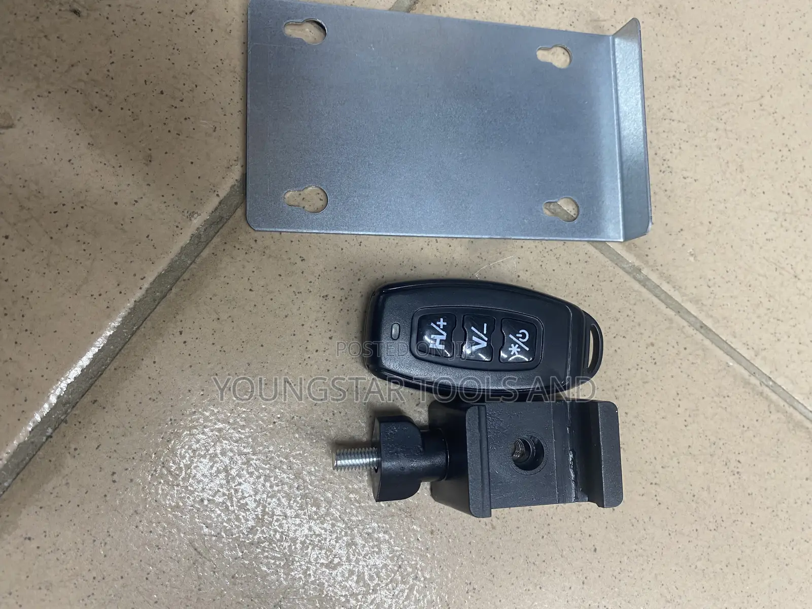 Finder 16 Lines Green Laser Level + Tripod | Self-Leveling