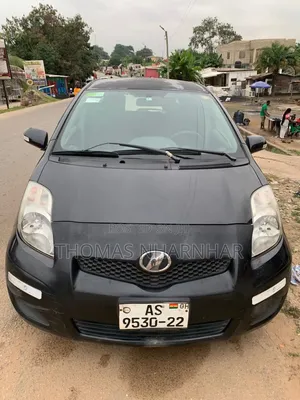 Toyota Vitz 1.5 FWD 5dr 2010 Black