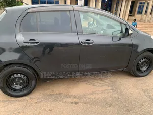 Toyota Vitz 1.5 FWD 5dr 2010 Black