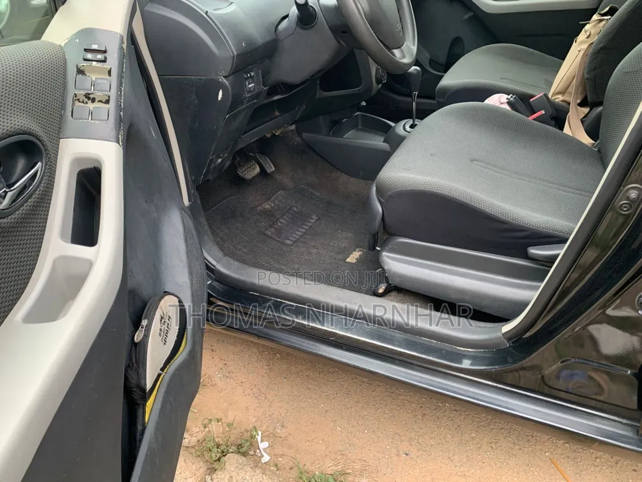 Toyota Vitz 1.5 FWD 5dr 2010 Black