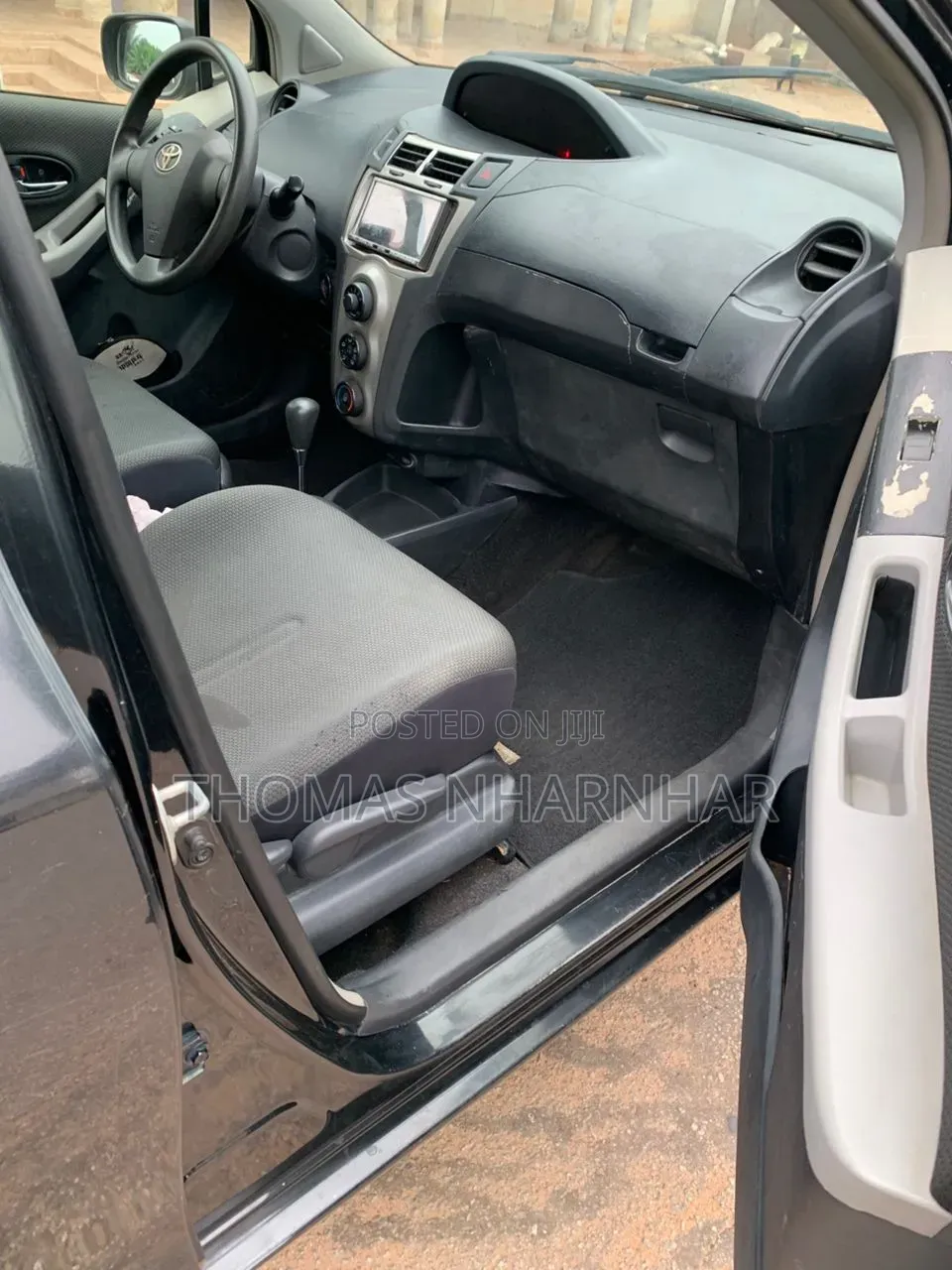 Toyota Vitz 1.5 FWD 5dr 2010 Black