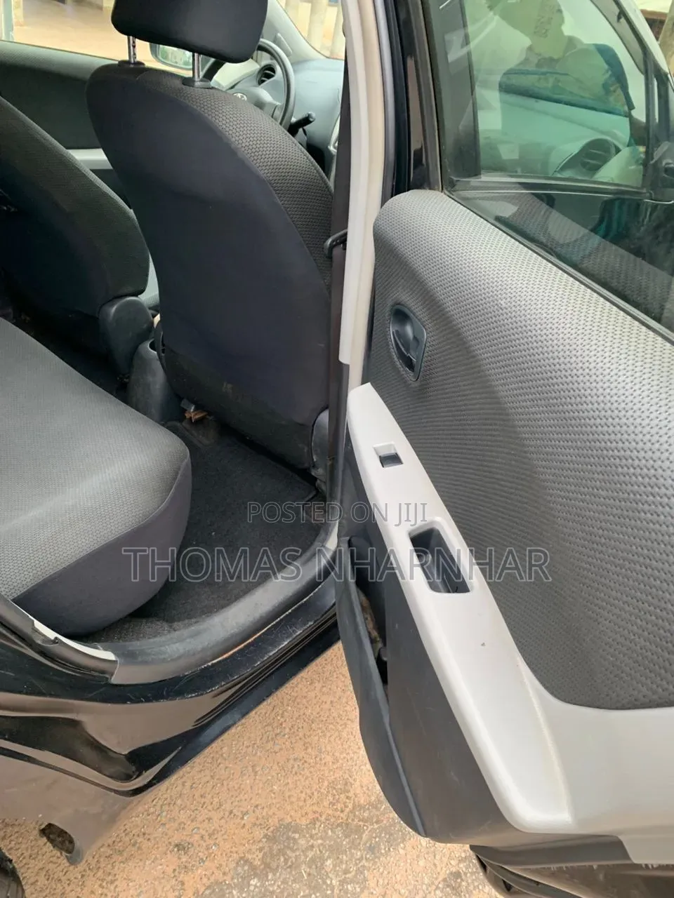 Toyota Vitz 1.5 FWD 5dr 2010 Black