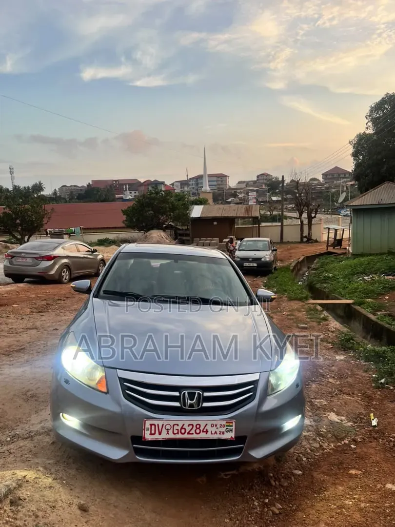 Honda Accord 2.2 DTEC Sedan Automatic 2012 Silver