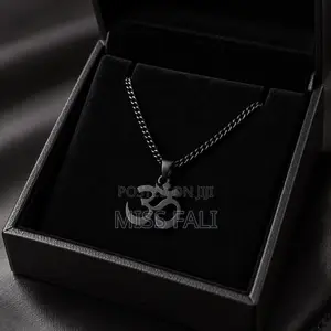 Ohm Noir Pendant Necklace
