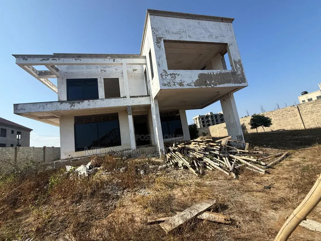 5bdrm House in Prampram for sale