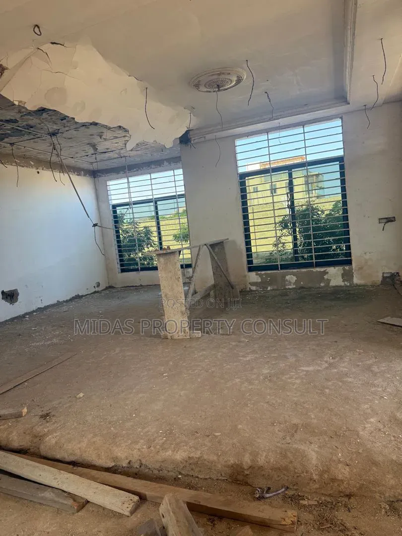 5bdrm House in Prampram for sale