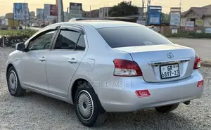 Toyota Belta 2010 Silver