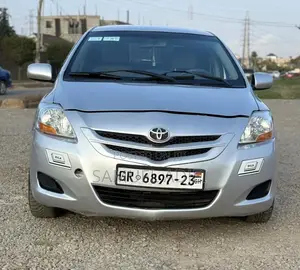 Toyota Belta 2010 Silver