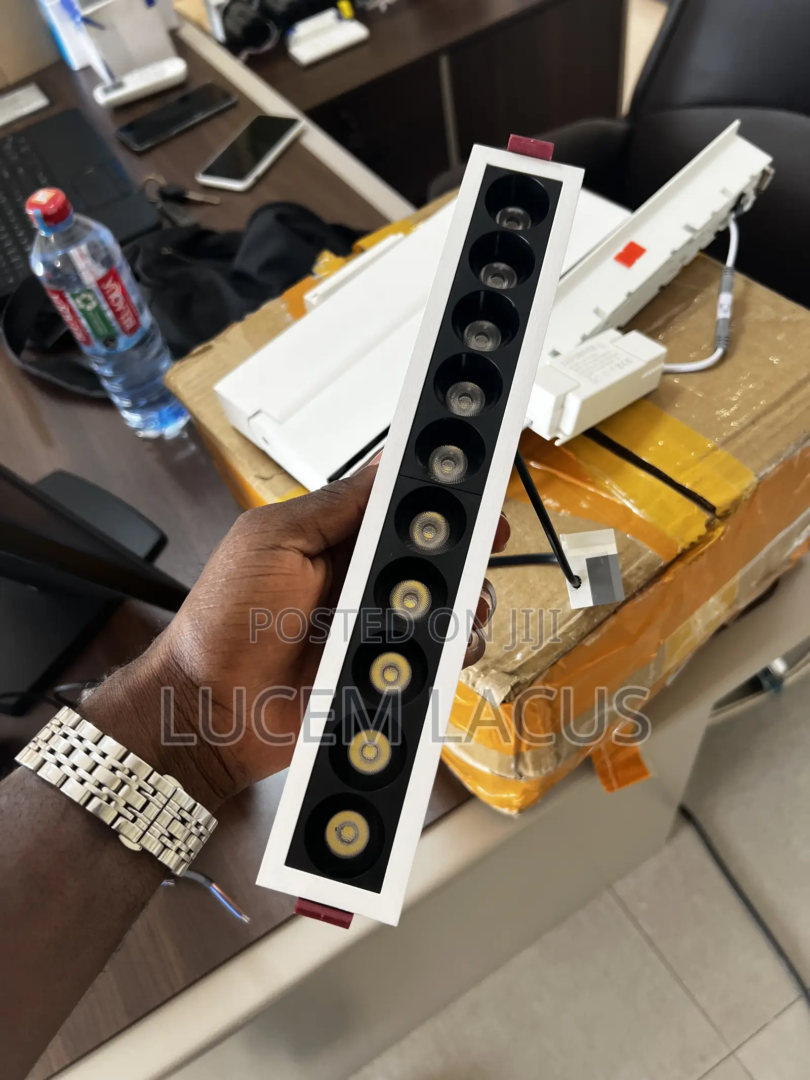 20W Linear Grille Recessed Spotlight
