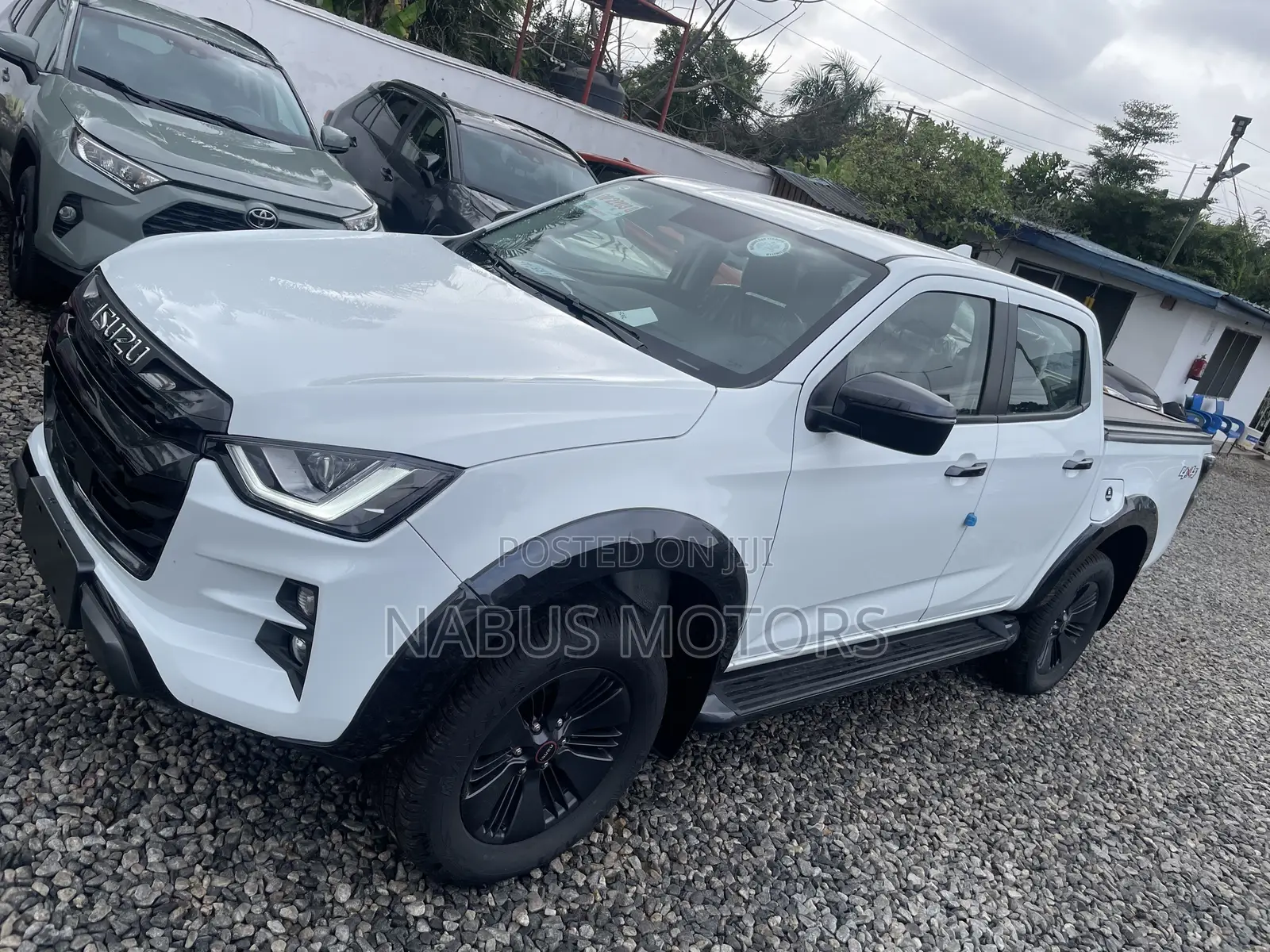 New Isuzu D-MAX 2026 White