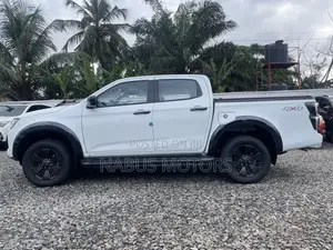 New Isuzu D-MAX 2026 White