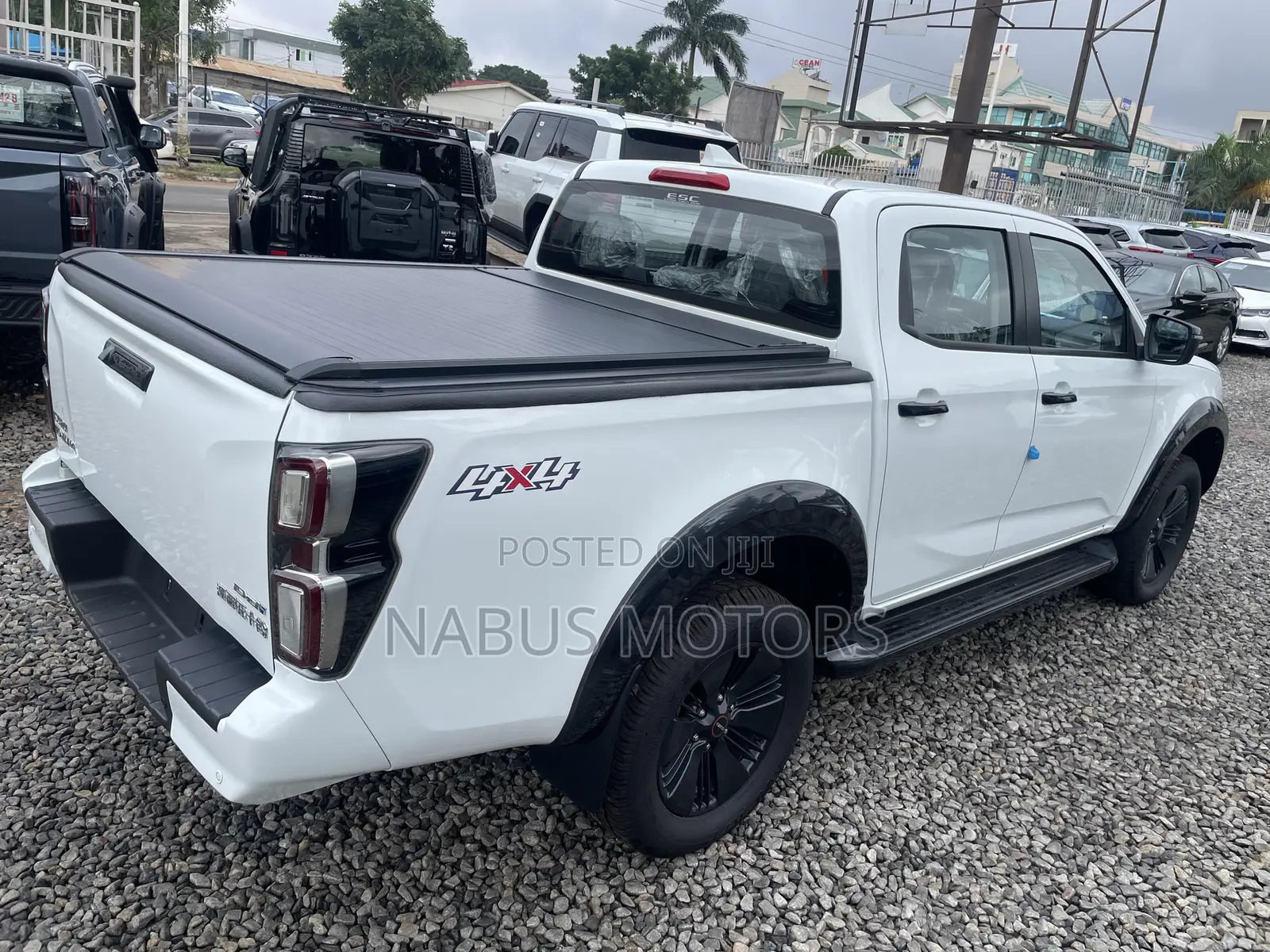 New Isuzu D-MAX 2026 White