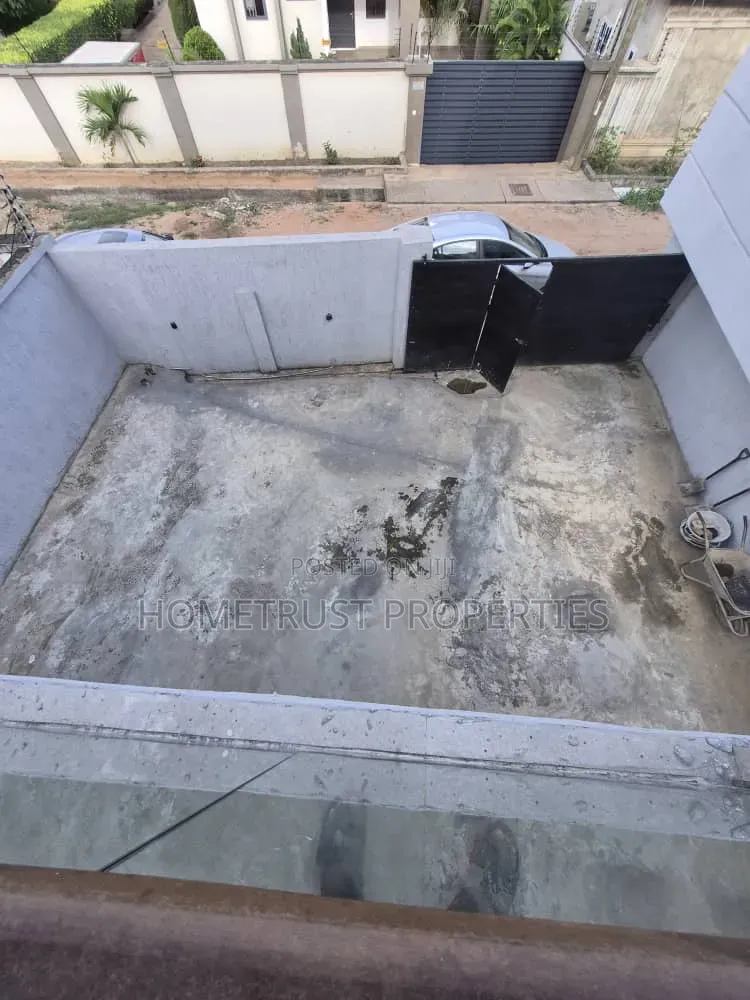 3bdrm Duplex in Kwabenya Acp for sale