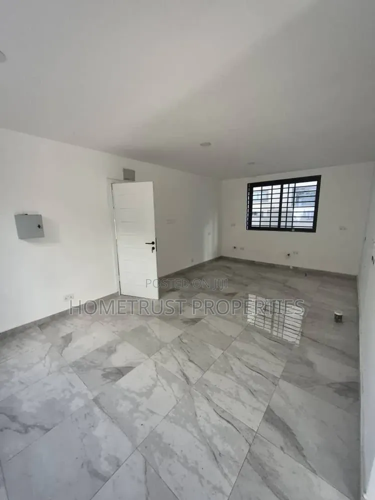 3bdrm Duplex in Kwabenya Acp for sale