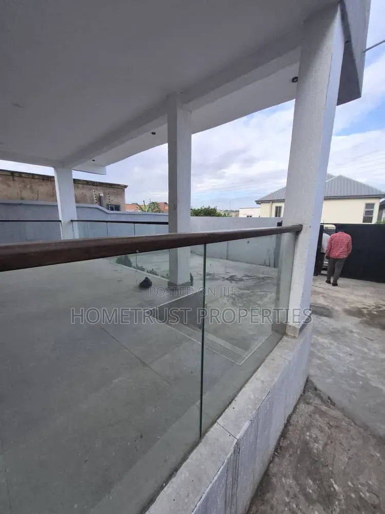 3bdrm Duplex in Kwabenya Acp for sale