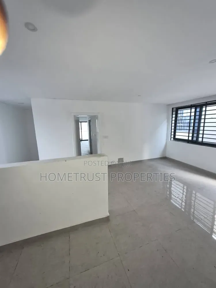 3bdrm Duplex in Kwabenya Acp for sale