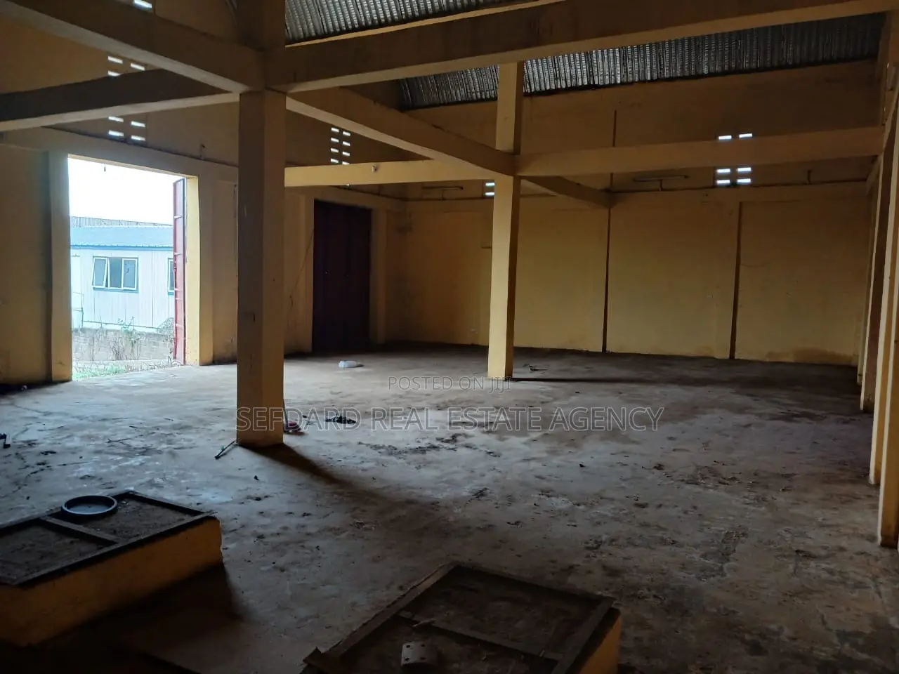 Warehouse for Rent – Roadside Location