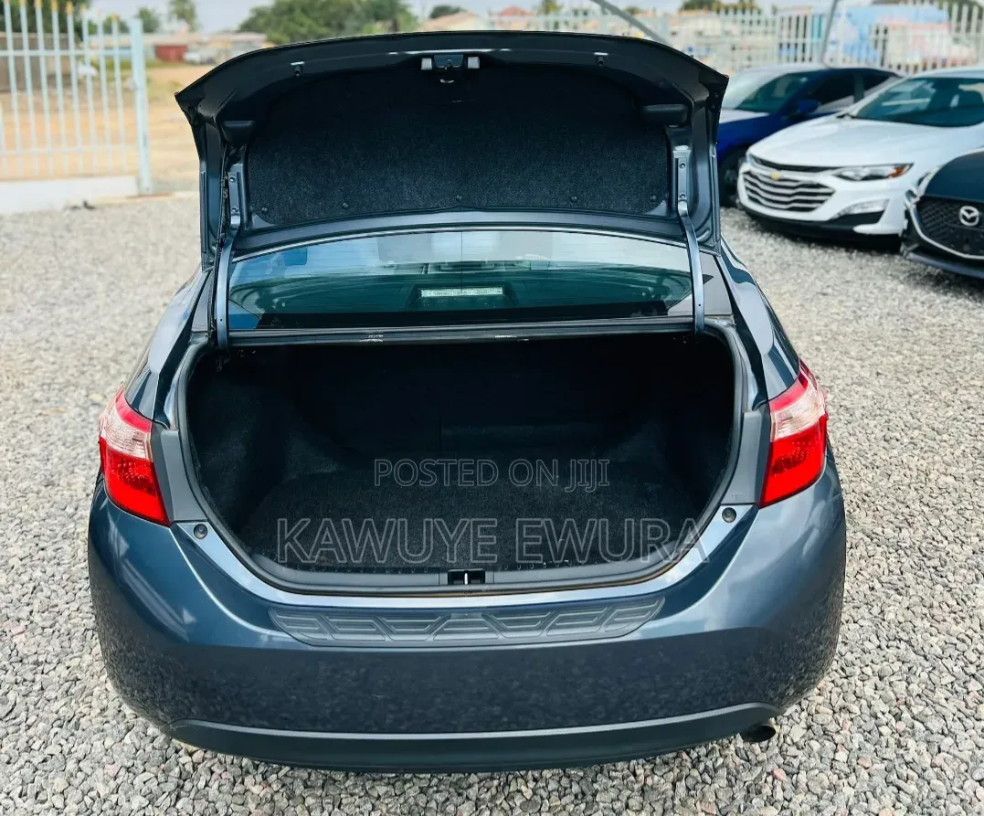 Toyota Corolla 2017 Gray