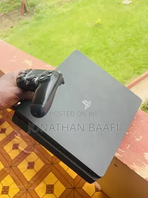 Sony PlayStation 4 Slim, Jailbreak With Six Games