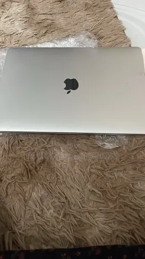 Laptop Apple MacBook Pro 2020 8GB Intel Core i5 SSD 256GB