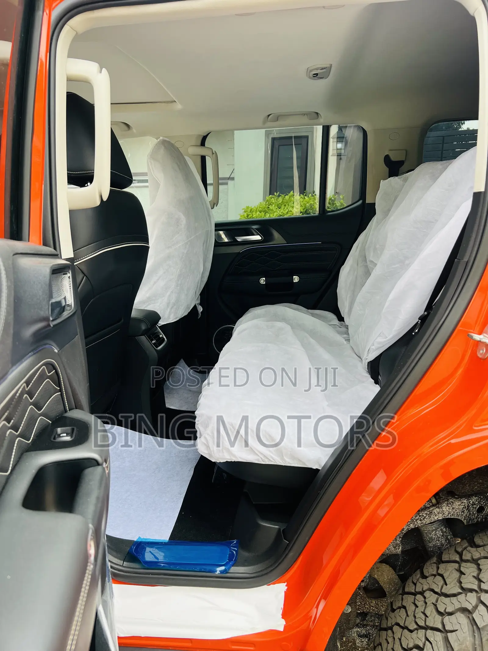 Tank 300 2022 Orange