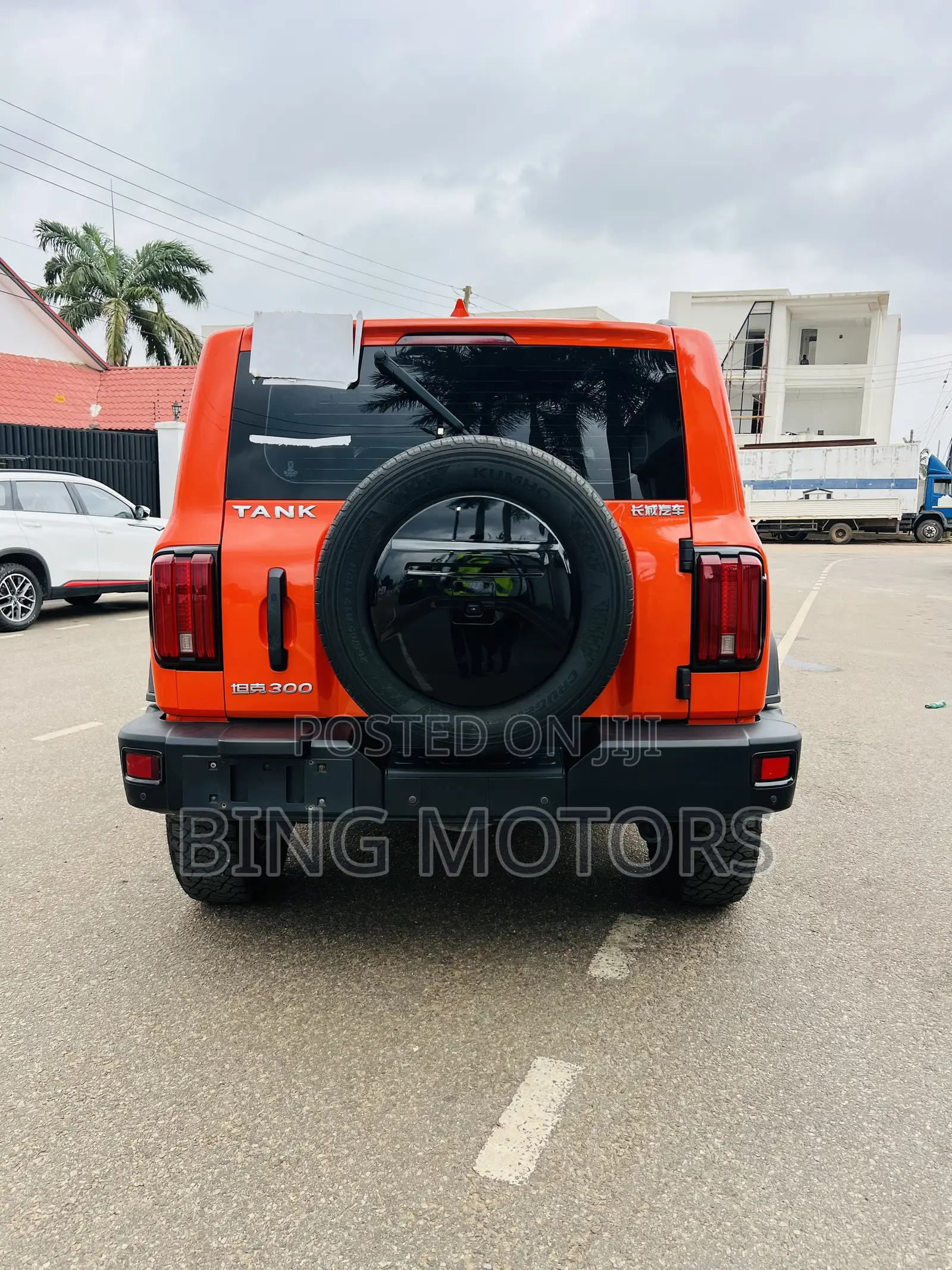 Tank 300 2022 Orange