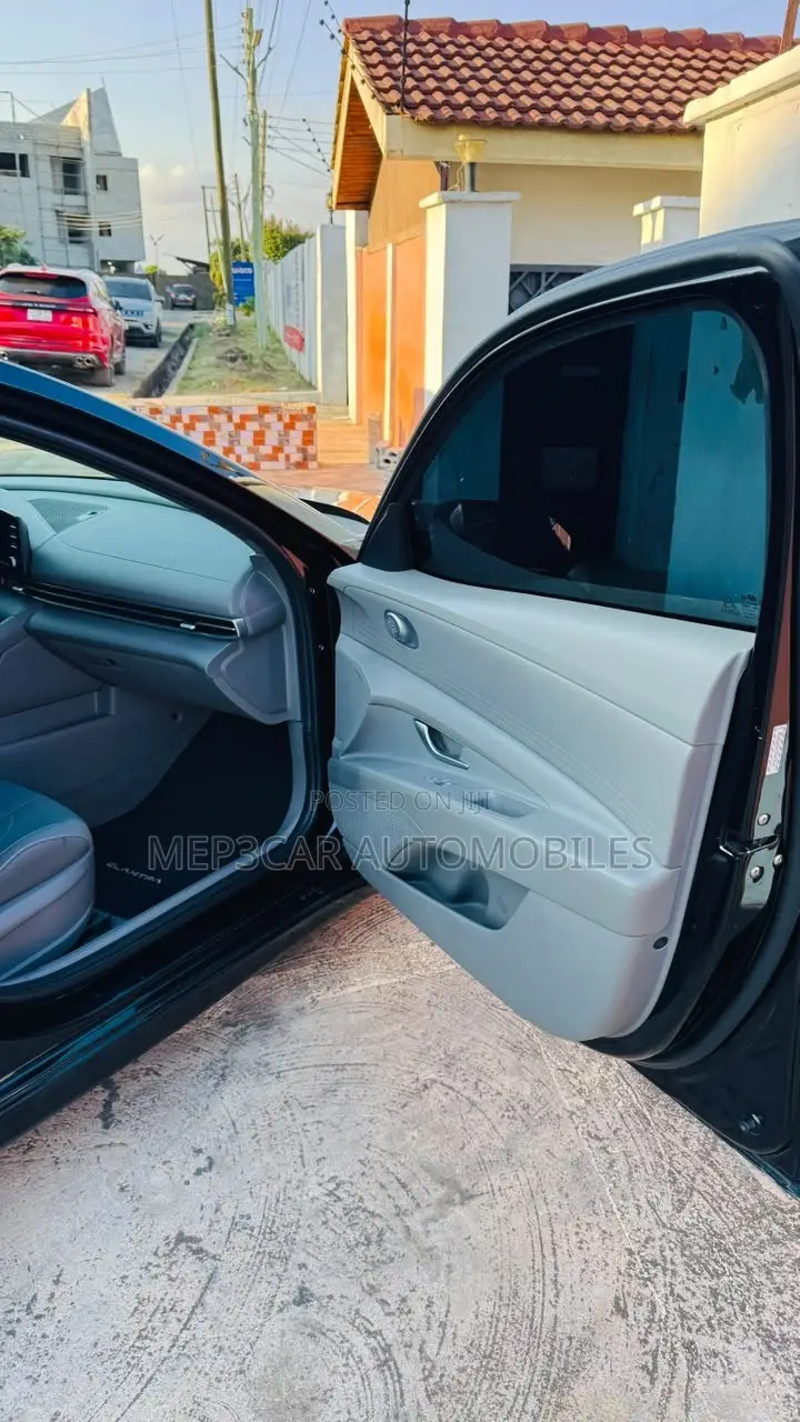 Hyundai Elantra 2021 Black