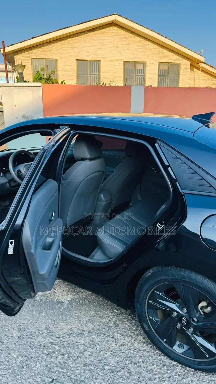 Hyundai Elantra 2021 Black